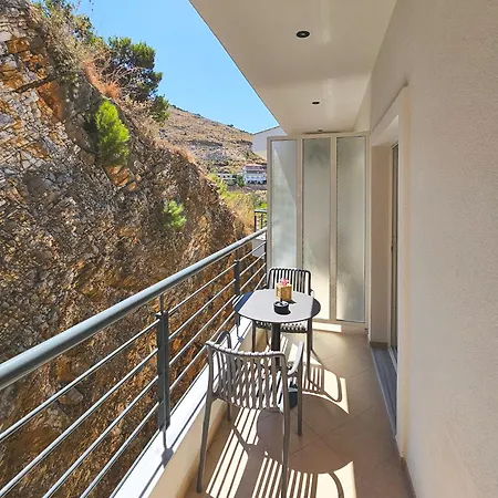 Premium Pirali With Free Parking Apartment Sarandë